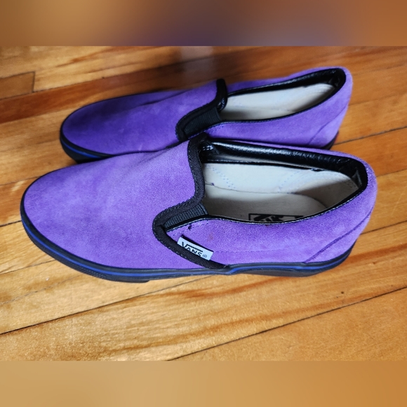 Vans size 5 purple suede with blue stripe - Picture 3 of 7